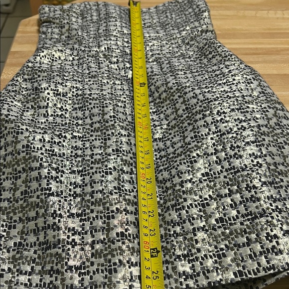 Small ( petit) Gold and Black Strapless Dress - Picture 3 of 5